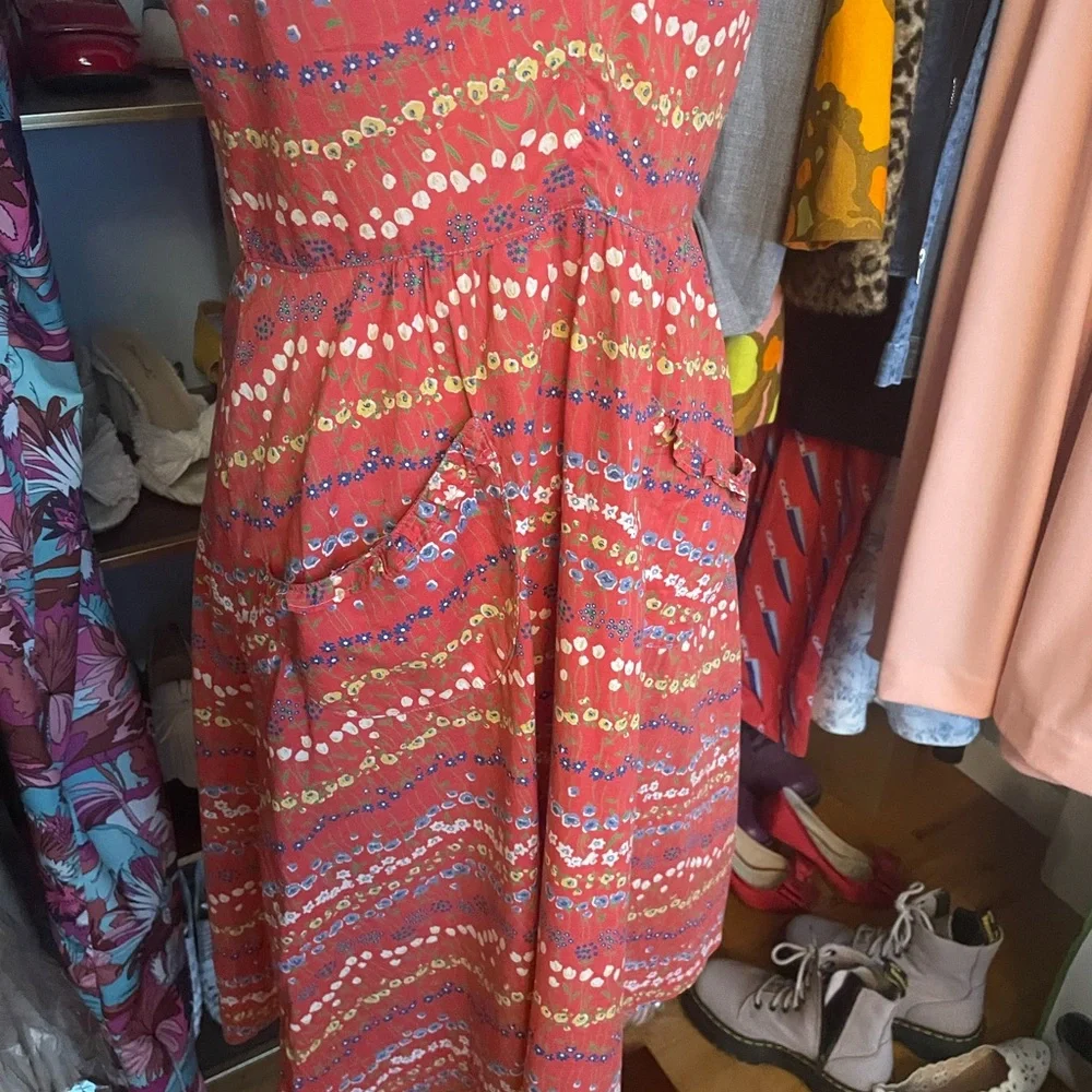 Vintage 1970s Does 1940s Floral Dress - Size Medium - Picture 4 of 11